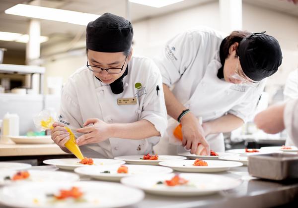Viu culinary arts students